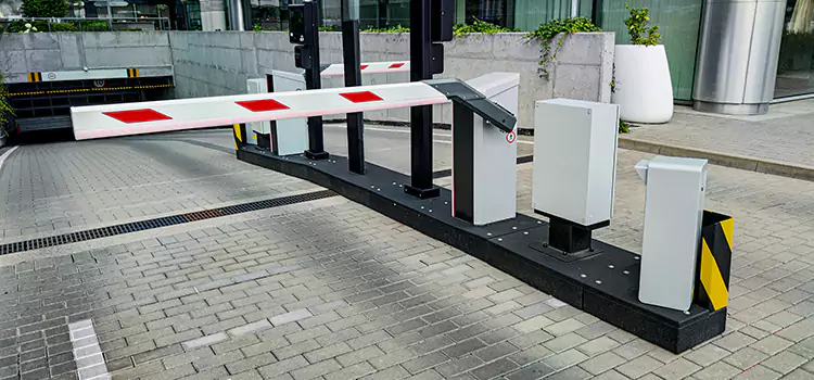 Custom Gate Design & Integration Del Rio